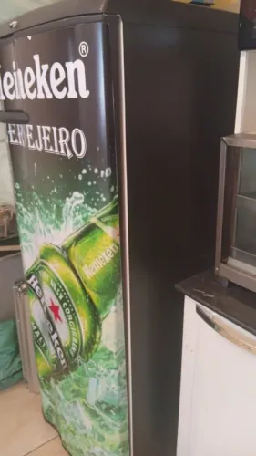 Freezer vertical desgelo