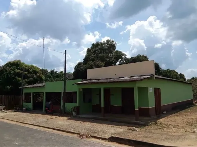 Vende-se ou troca casa em mucajaí aceito proposta !