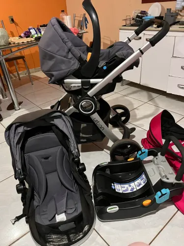Carrinho e bebê conforto 