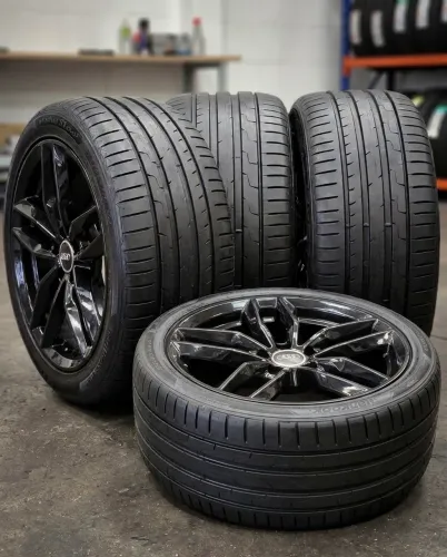 Jogo de Rodas Aro 18 Audi com Pneus 225/45 R18 (Meia-Vida)