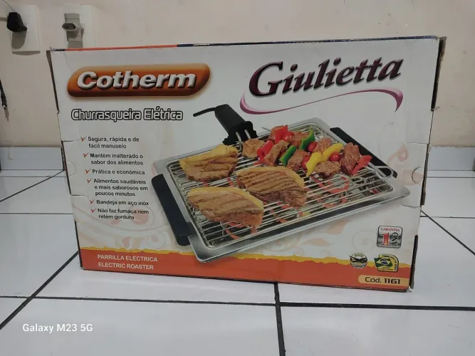 Vendo churrasqueira elétrica nova
