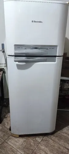 Geladeira Electrolux DF46 Frost Free 402 litros 110v