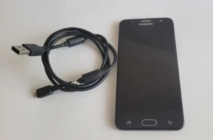 Samsung J7