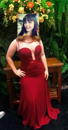 Vestido de festa vinho