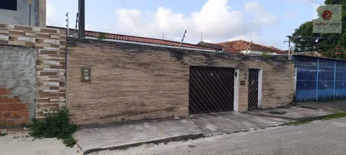 Vendo ótima casa com 5 quartos| 891m²| no bairro de Campo Grande - Recife