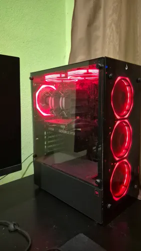 PC Gamer RTX 4060 + i5-12400F + 32GB RAM | Menos de 1 ano de uso