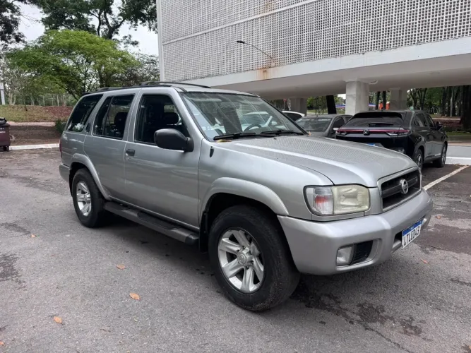 Nissan Pathfinder SE Luxo 3.5 V6 24V 243cv 2004