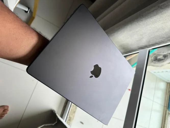MacBook M3 PRO