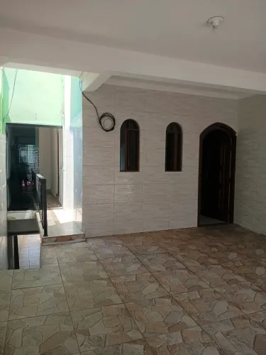 Casa Aconchegante de 4 Cômodos + Varanda | R$ 1.500/mês/ Não tem vaga garagem