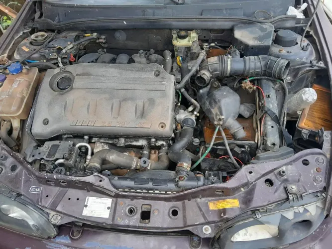 Motor mareia 2.4 20v inteiro ou peças 