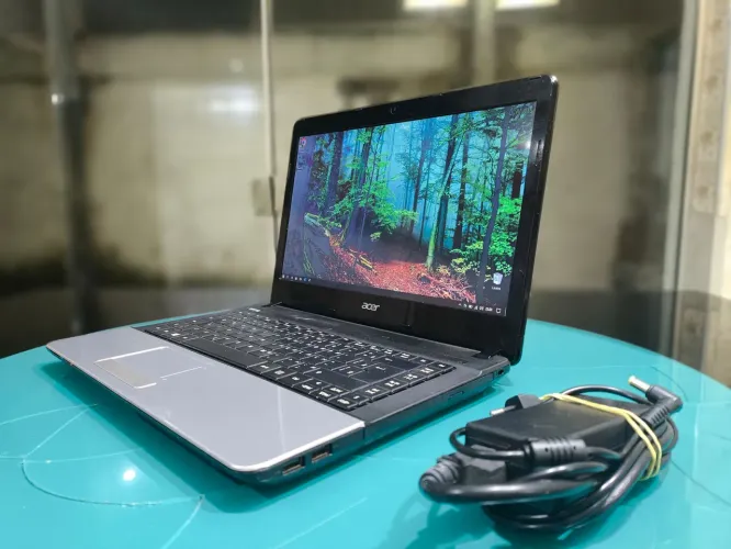 Notebook Acer Core i3 6GB SSD120GB