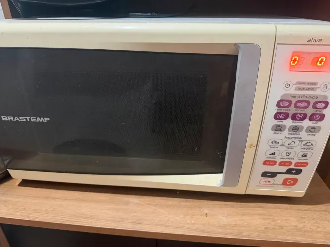 Microondas Brastemp bom estado 220V