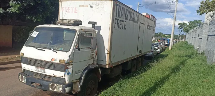Baú 8.50 de comprimento.