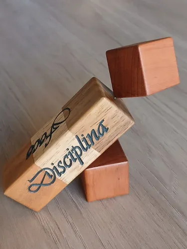Pilar decorativo, determinação, foco e disciplina