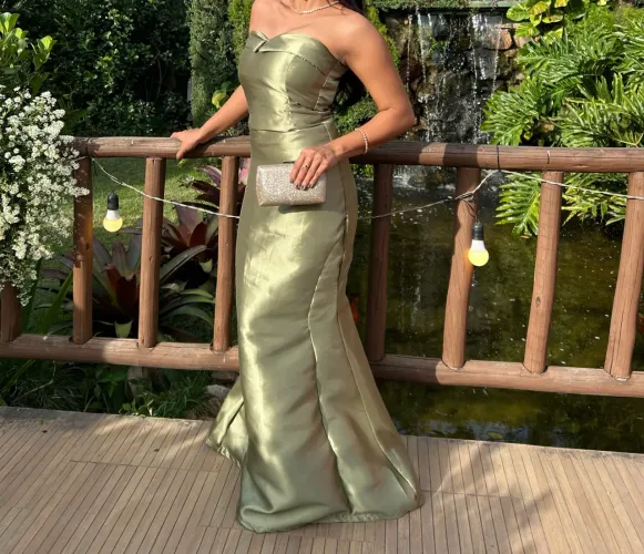 Vestido impecável para festa, usado apenas 1 vez.