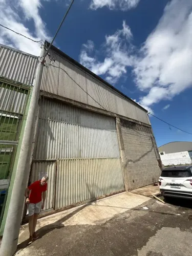 Imóvel para aluguel possui 360 metros quadrados em Cobilândia - Vila Velha - ES