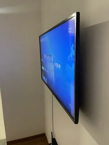 Tv smart LG 43 polegadas semi nova
