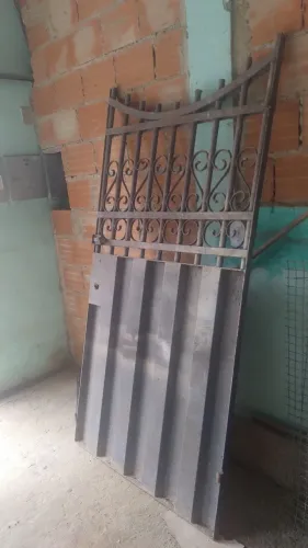 Portão social reforçado 