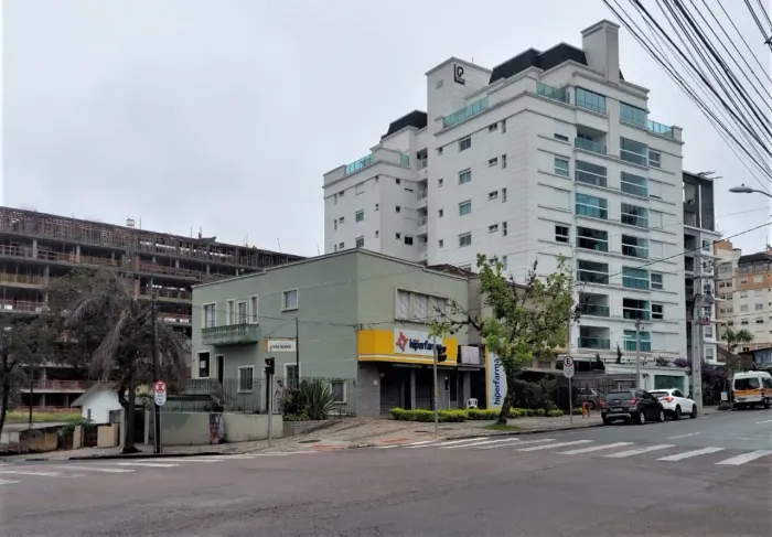 Prédio/Edifício inteiro para venda com 300 metros quadrados, Juvevê - Curitiba - PR