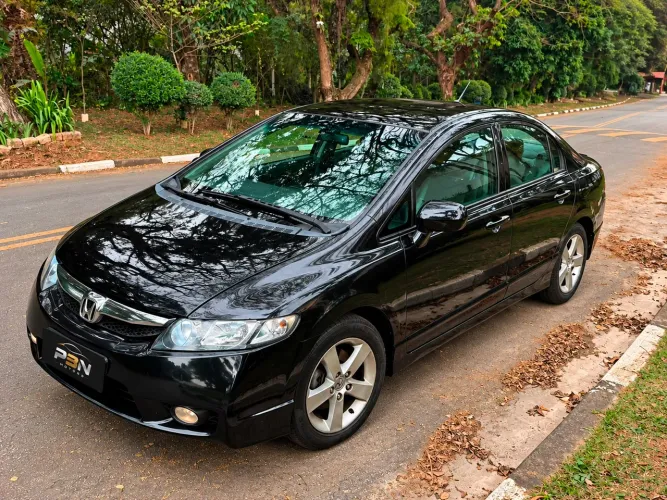 Honda Civic Sedan LXS 1.8/1.8 Flex 16V Aut. 4P 2010