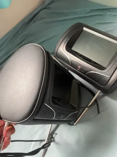Par de Encosto De Cabeça Tela Lcd 7" com entrada Usb + Cartão de Memória + Fone
