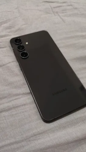 Samsung S24