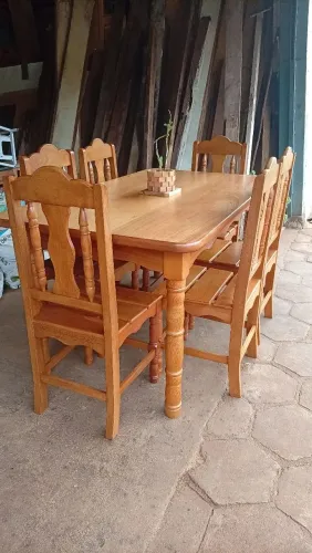 Mesa com cadeiras modelo colonial madeira maciça cerejeira 