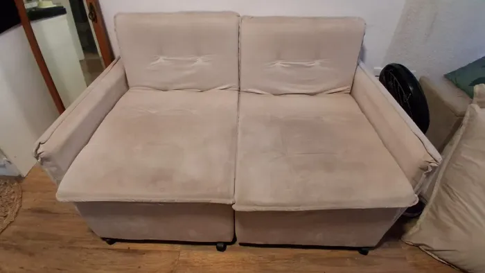 Vendo sofá retrátil, 1,60 largura -falta limpar