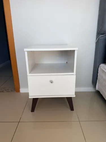 Mesa de cabeceira 