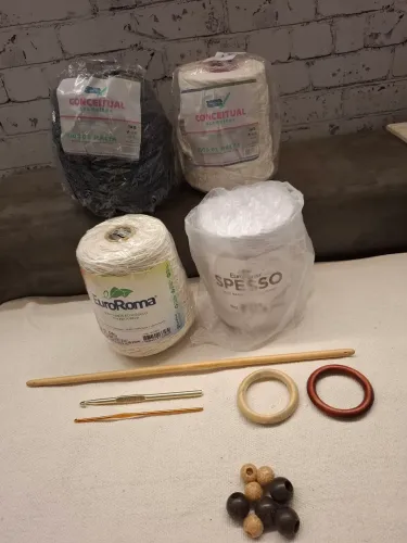 Kit fios e barbantes para crochê