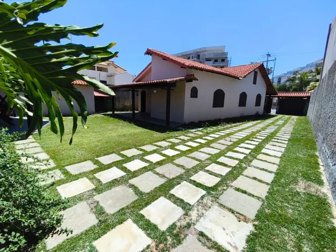 Imperdível Casa à Venda em Arraial do Cabo-RJ, no Bairro Praia dos Anjos - 3 Quartos, 1 Su