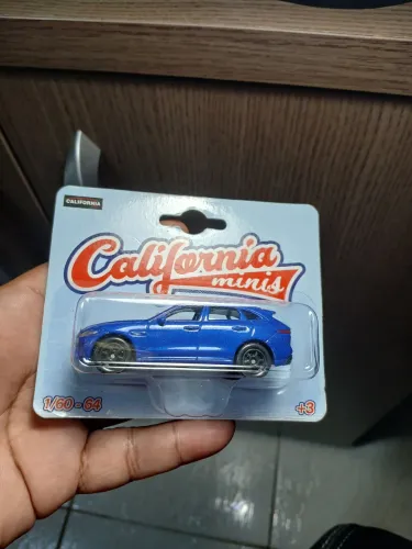 Miniatura Jaguar F Pace Welly Califórnia Toys Escala 1:64 Diecast Metal colecionável