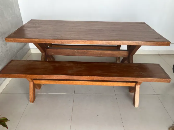 Mesa de Madeira Maciça Angelim Pedra com 2 Bancos - 2,00 m