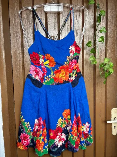 vestido farm azul estampado floral