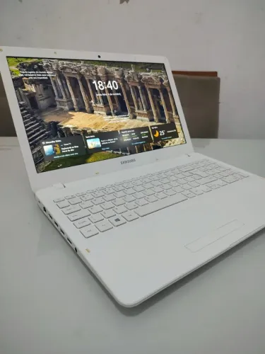 NOTEBOOK SAMSUNG EXPERT Processador Intel, Memória de 4GB DDR4 + SSD 128Gb. Semi Novo. N