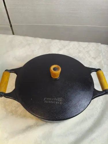 Caçarola de ferro fundido - Penela Mineira - 27cm - com tampa