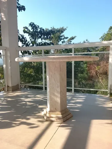 Mesa de mármore