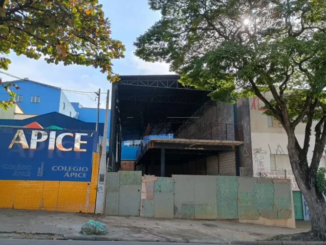 Barracão à venda na zona central da cidade