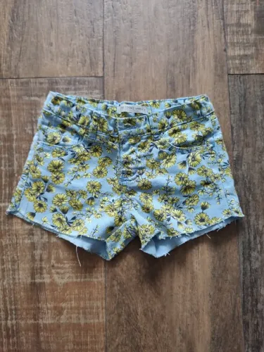 Short Infantil Floral PALOMINO - Tamanho 4 (USADO)
