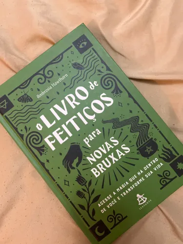 Livro de Feitiços para Novas Bruxas