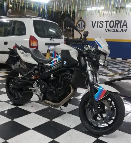 BMW F800 R 2012 - MANUAL E CHAVE COPIA
