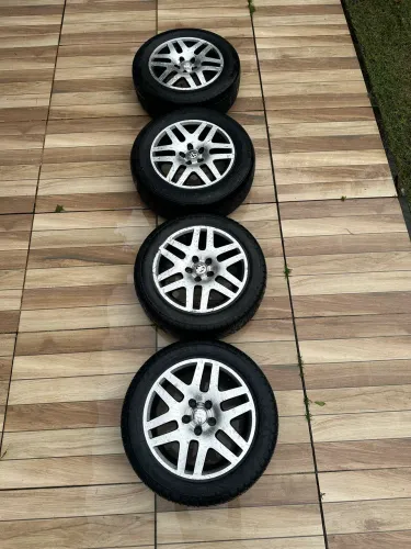  JOGO DE RODA ARO 15 ?PRA VENDER LIGEIRO  (82) 9  *  PNEUS BONS.  PRONTO PRA USO. ?