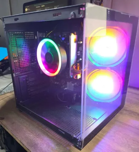 PC Gamer Ryzen 5 3350G / 8 GB DDr4 / 240 GB SSD / 2 GB Placa de Video Integrada /Fonte 500