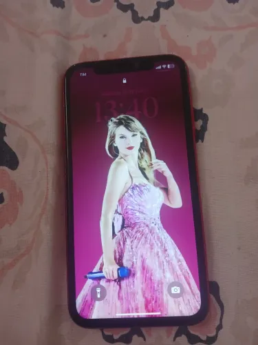 iPhone XR vermelho