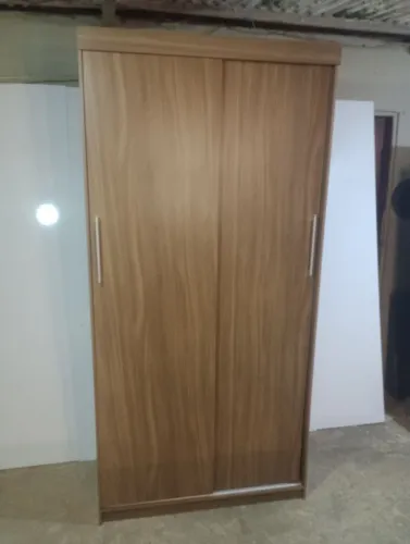 Guarda-roupa com duas portas de correr novo e reforçado