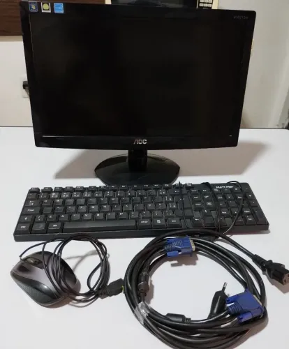 Monitor AOC 16 polegadas+teclado,mouse e cabos.