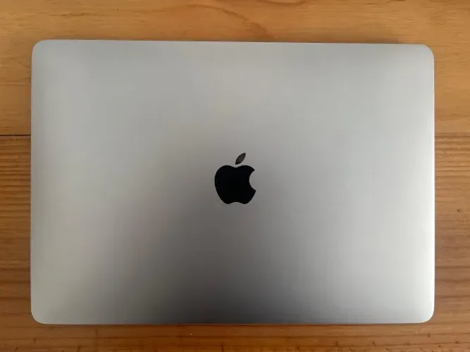 Macbook Air 13", 121GB em perfeito estado