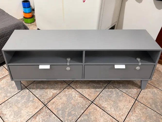 Rack para TV Cinza com 2 Gavetas e Nichos - Retirada Presencial