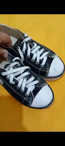 Vendo um tênis tipo ALL Star tamanho 35