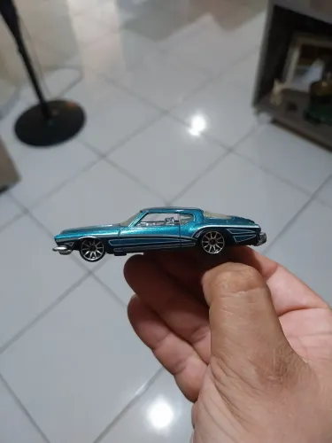 Hot Wheels 1971 Buick Riviera (série First Editions / Realistix de 2005)